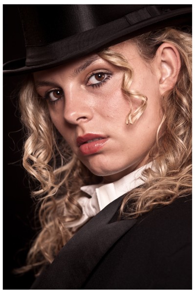 szusza im marlene-dietrich-look - (c) l lammers.jpg